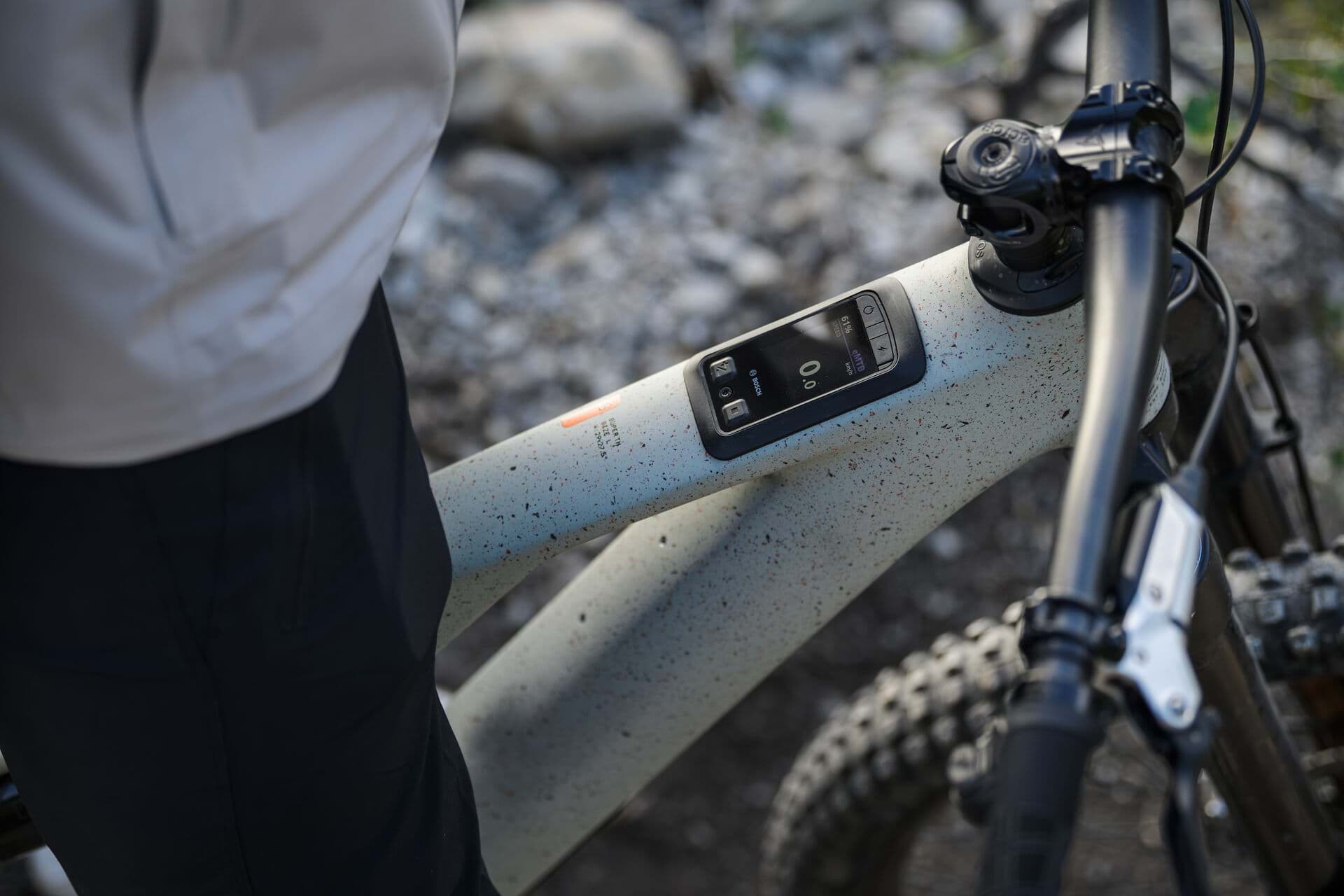 Display im Oberrohr eines E-Bikes