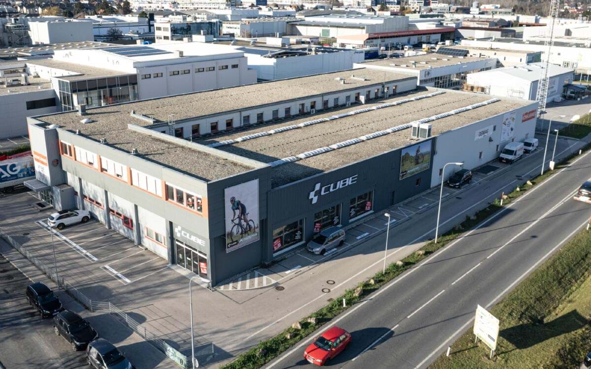 Verkaufsraum einer Bike365 Filiale mit Fahrrädern