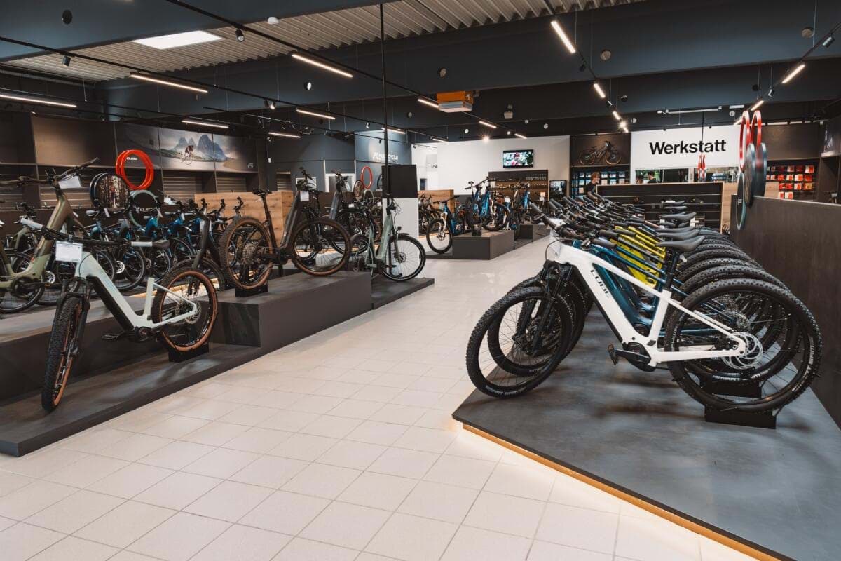 Verkaufsraum der Bike365 Filiale Vöcklabruck, Ansicht 3